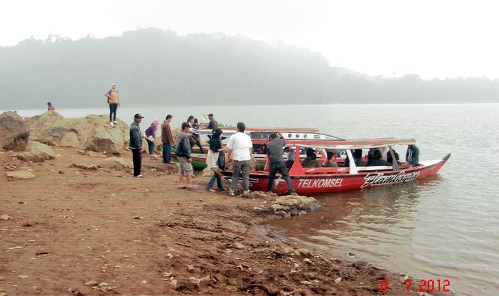 Wisata situ patengan siswa paket c LPK MDC